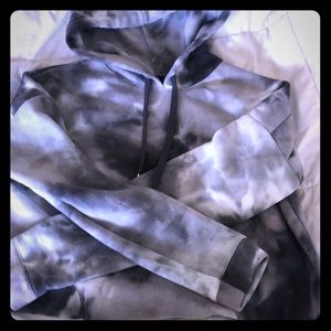 cropped tie-dye sweatshirt